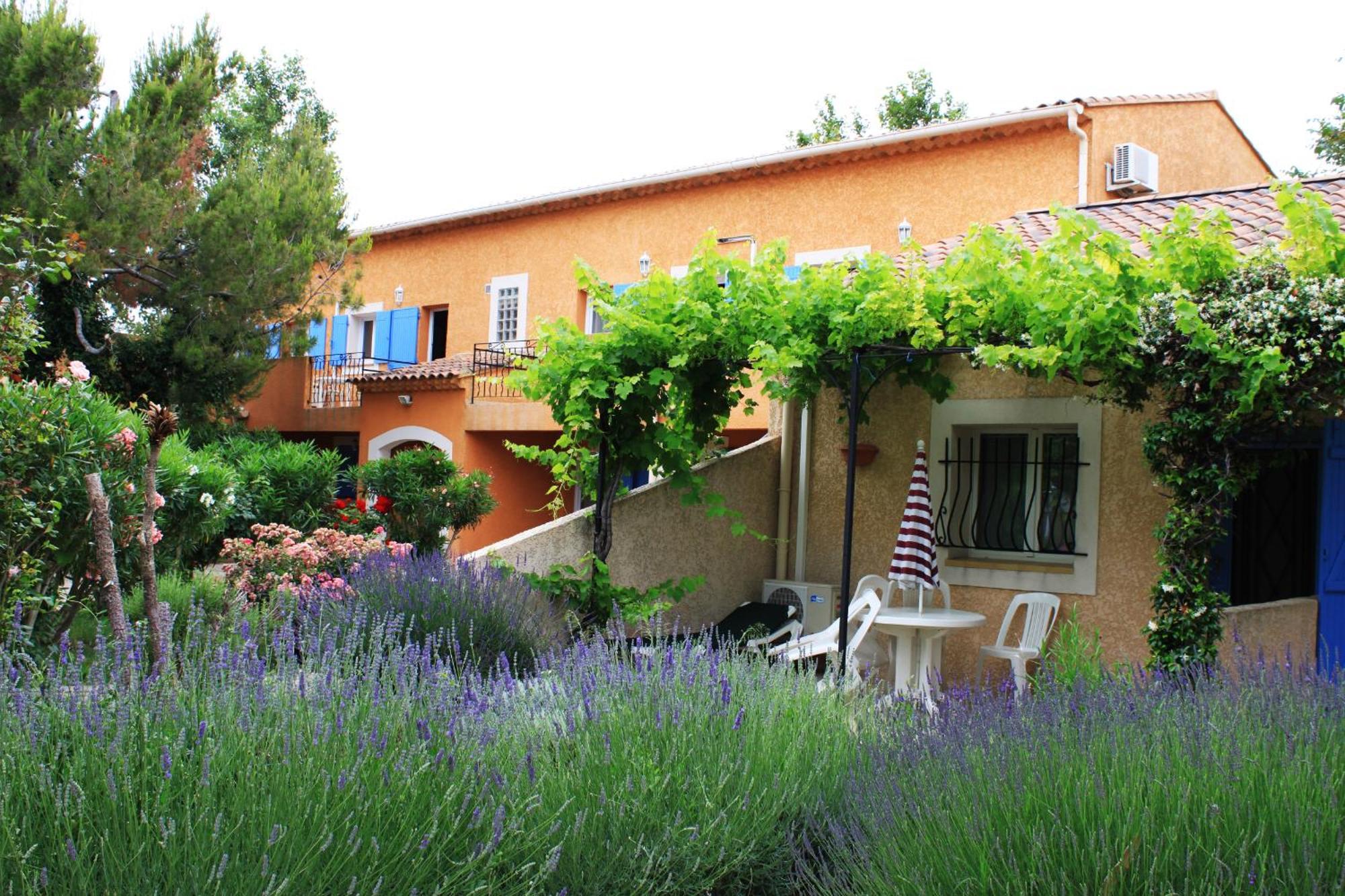 Appart'Hotel Festival Sud Aqua - Avignon Tgv Exterior photo