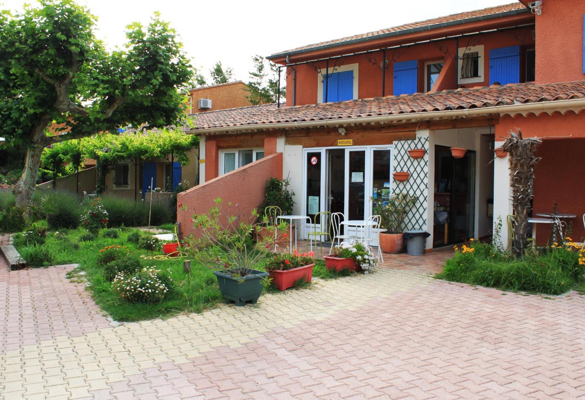 Appart'Hotel Festival Sud Aqua - Avignon Tgv Exterior photo