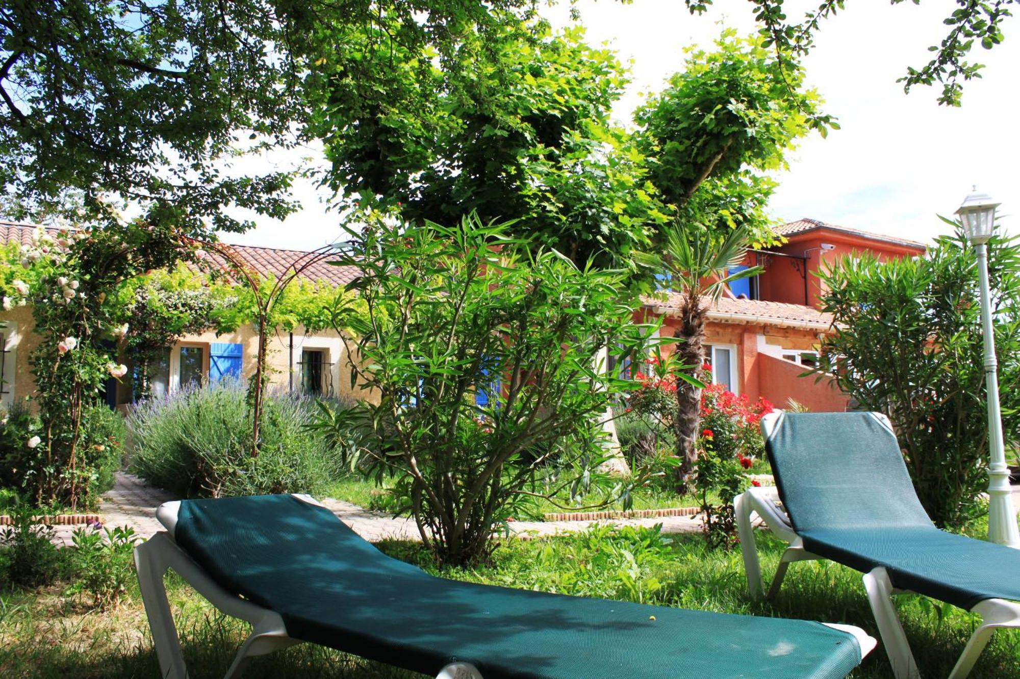 Appart'Hotel Festival Sud Aqua - Avignon Tgv Exterior photo
