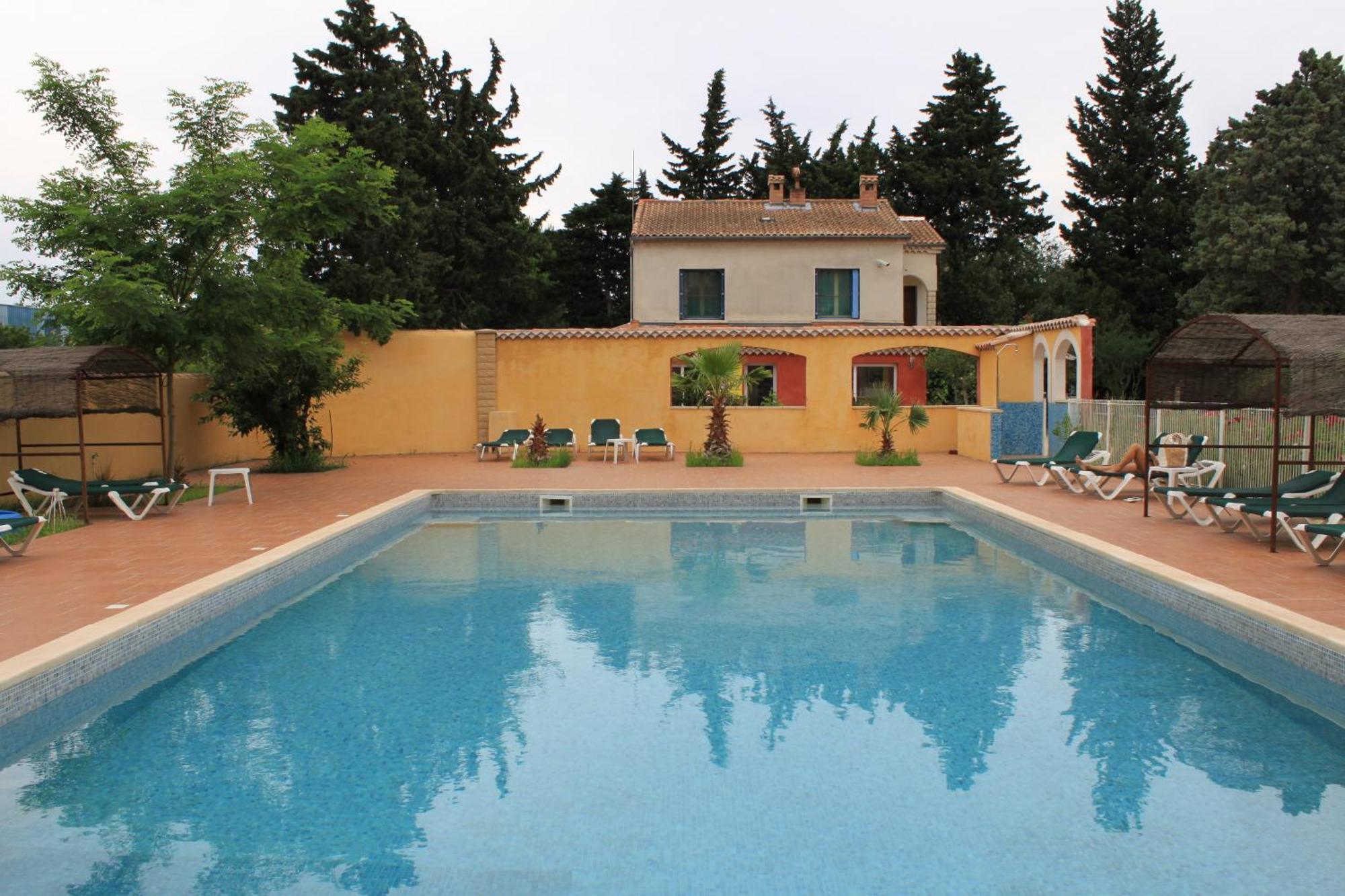 Appart'Hotel Festival Sud Aqua - Avignon Tgv Exterior photo