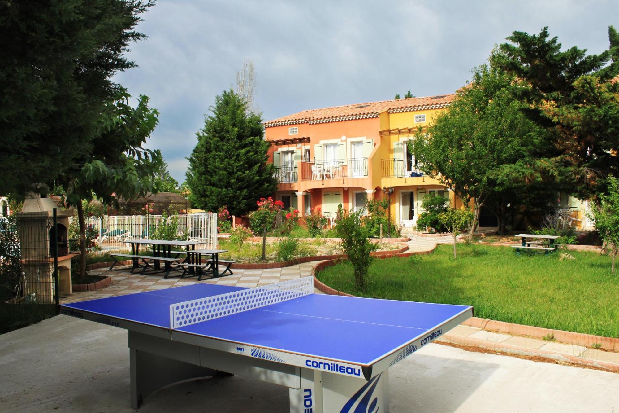 Appart'Hotel Festival Sud Aqua - Avignon Tgv Exterior photo