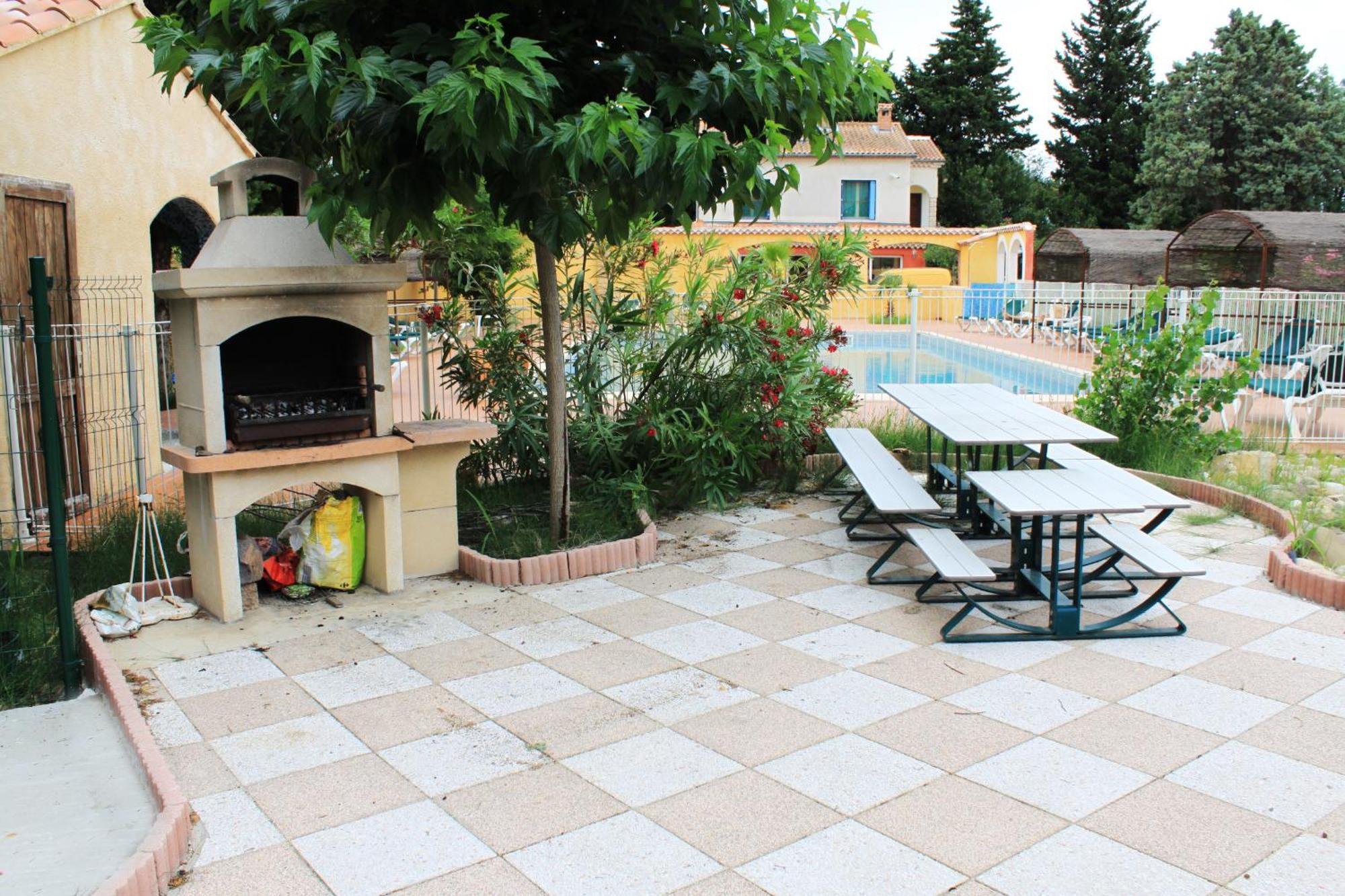 Appart'Hotel Festival Sud Aqua - Avignon Tgv Exterior photo
